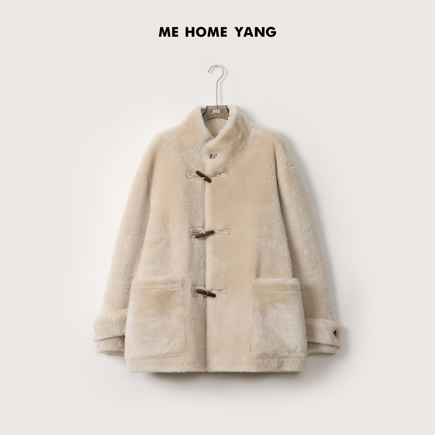 ME【雪野一梦】南非进口皮胚诺曼皮毛一体牛角扣立领皮草MEQA4062