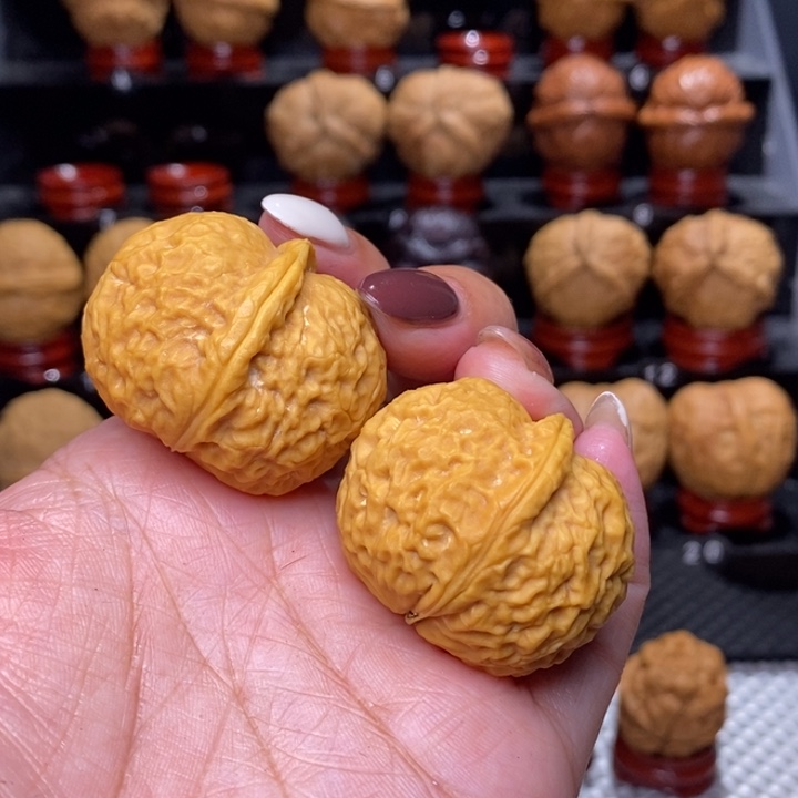 文玩核桃把件至尊元宝37尺…………09