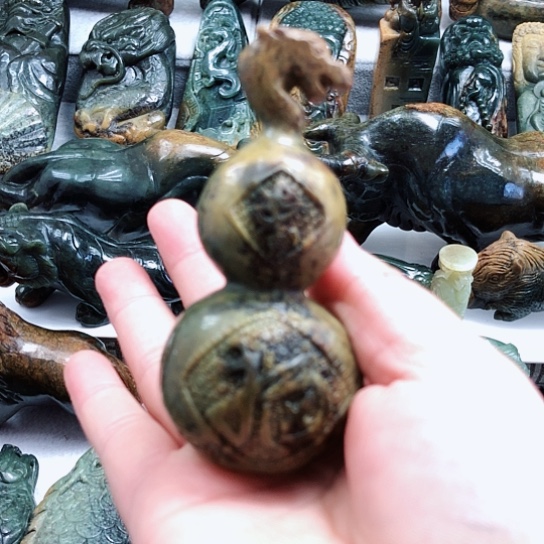 岫岩河磨玉（透闪石质玉）把件未镶嵌