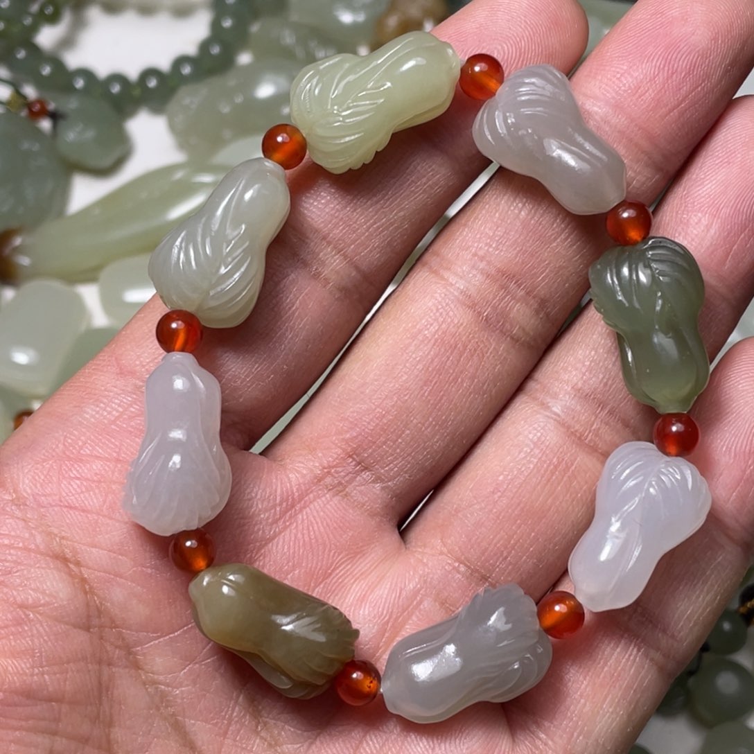 颈饰未镶嵌和田玉樊*