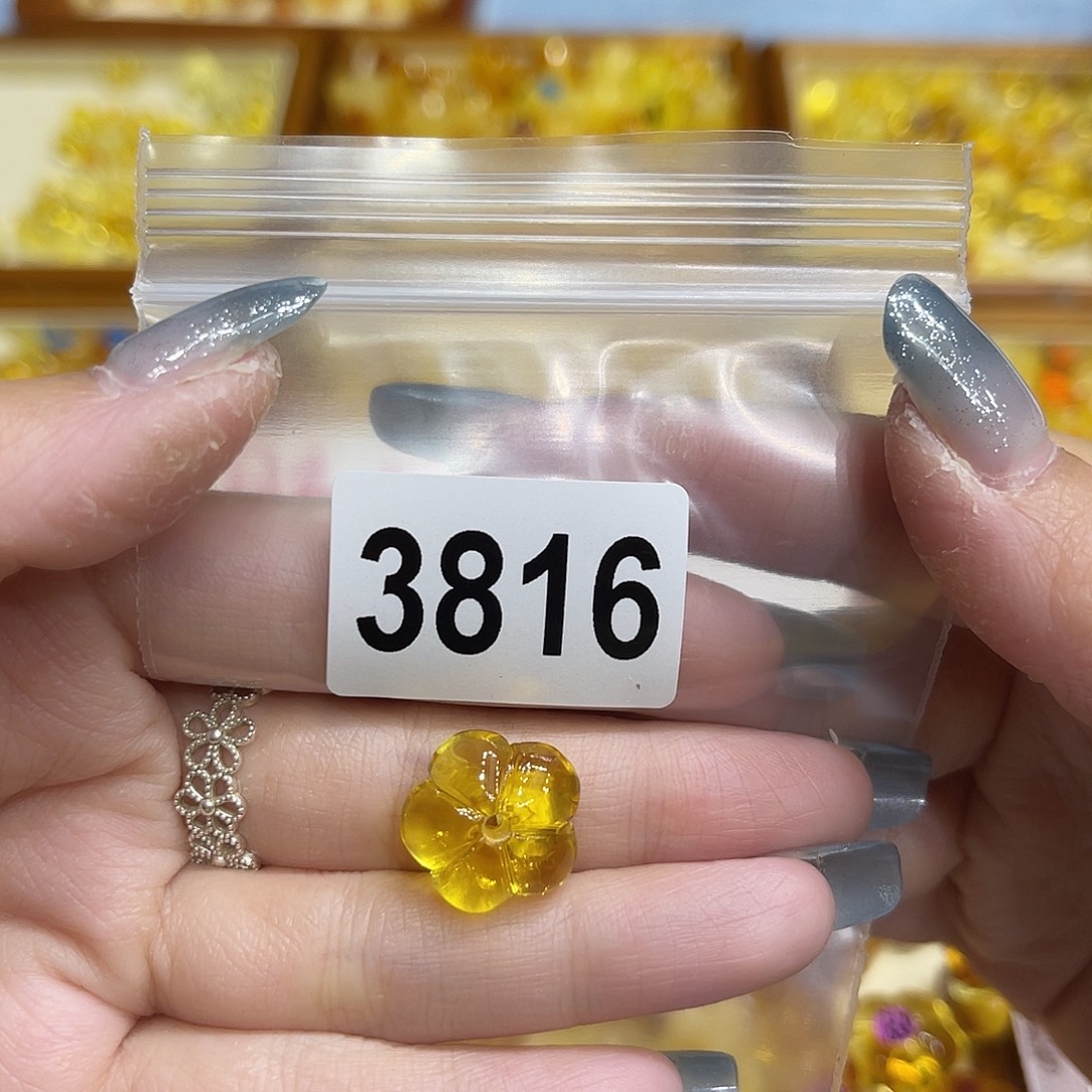 琥珀颈饰未镶嵌蜜蜡