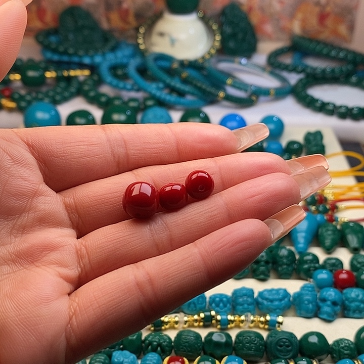 伯***翰颈饰琉璃红色老型红色卡10一颗卡8一对