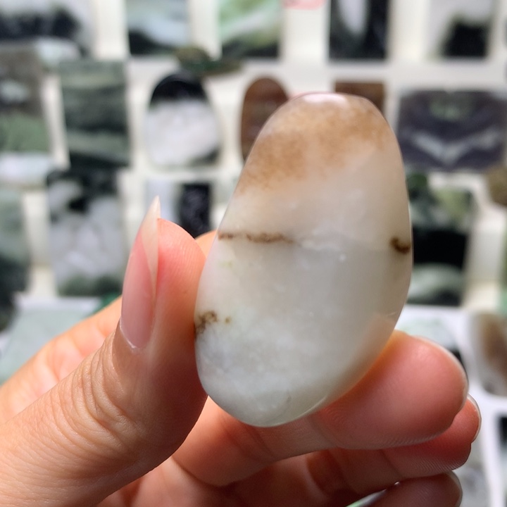 独山玉未镶嵌颈饰