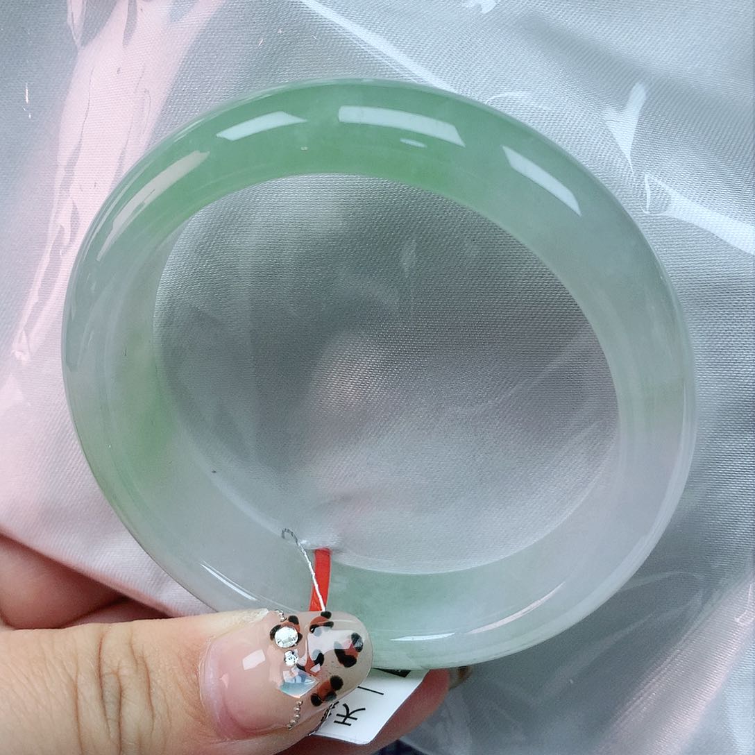 翡翠手镯未镶嵌53+轮胎