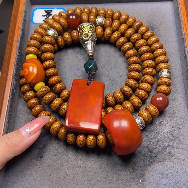 星月菩提吊坠菩提