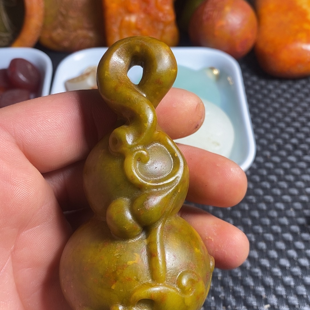 蛇纹石玉合金颈饰