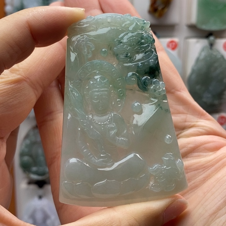 翡翠颈饰未镶嵌文殊