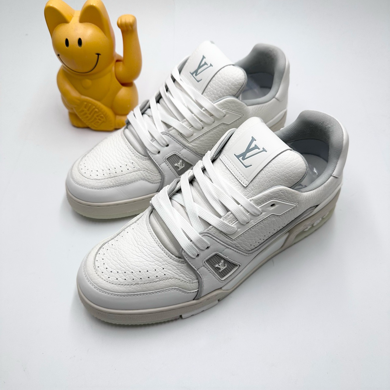 99新 LouisVuitton/路易威登 41码/白水泥Trainer板鞋/0705