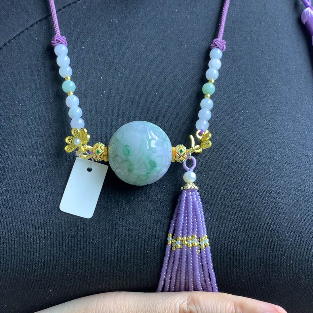 翡翠颈饰未镶嵌翡翠