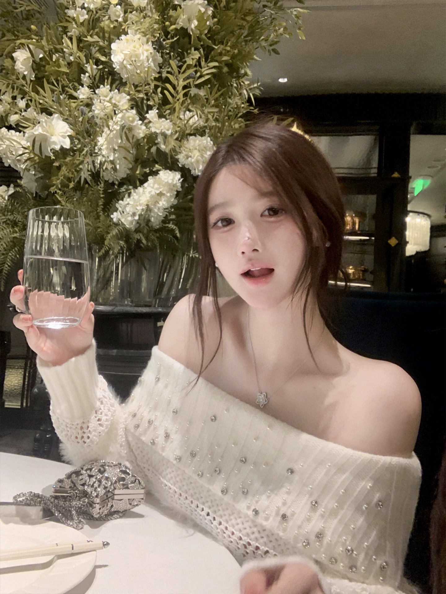 秀智 富家小女 一字肩多穿钉钻镂空上衣纯欲性感*可搭裤子裙子