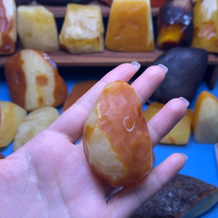 定制蜜蜡未镶嵌榆*