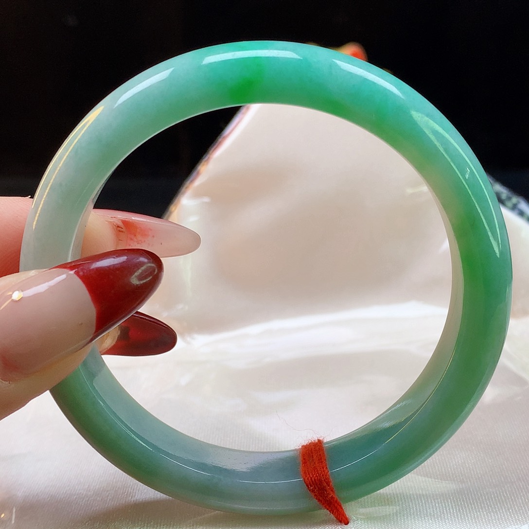 翡翠手镯未镶嵌天然翡翠5158