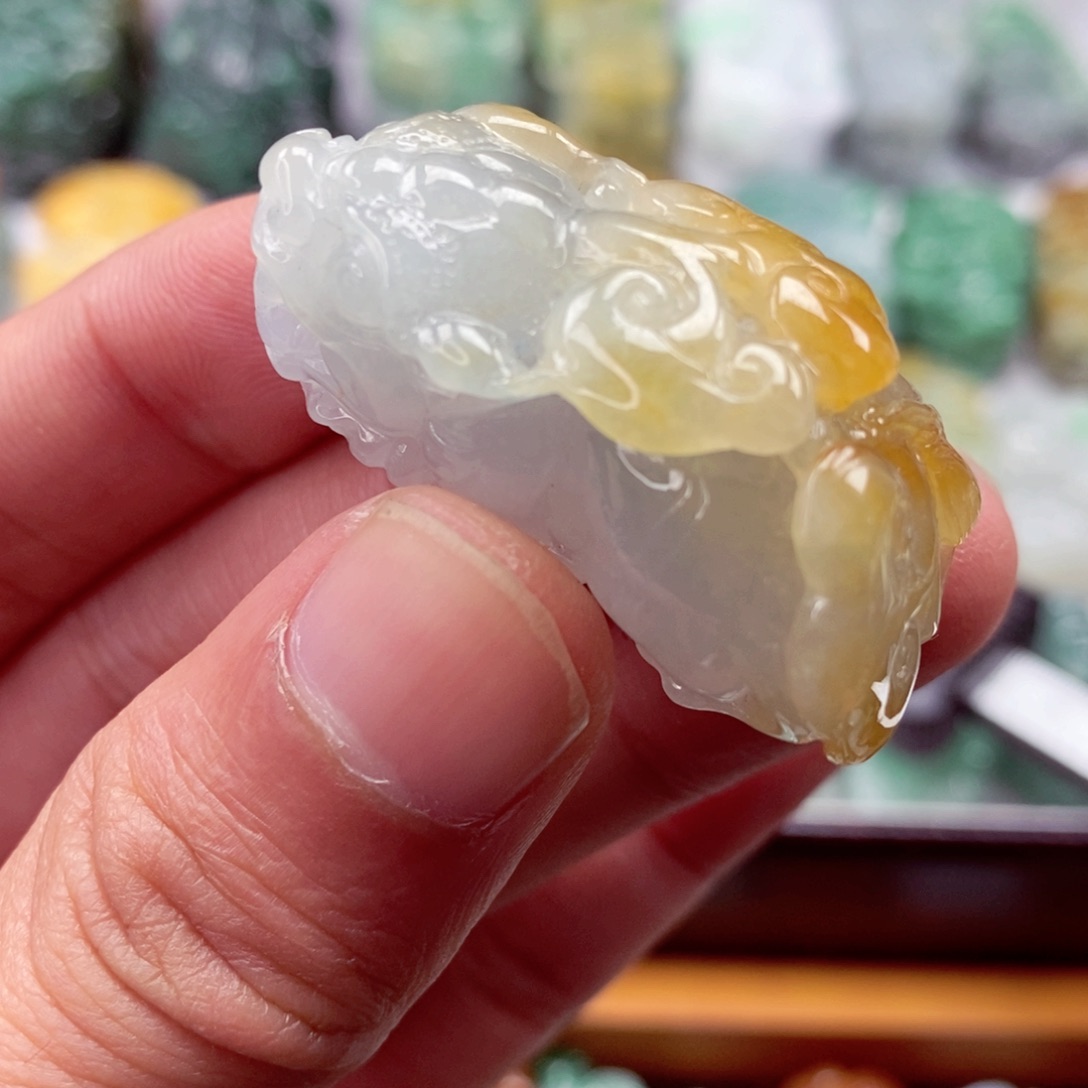翡翠颈饰未镶嵌翡翠
