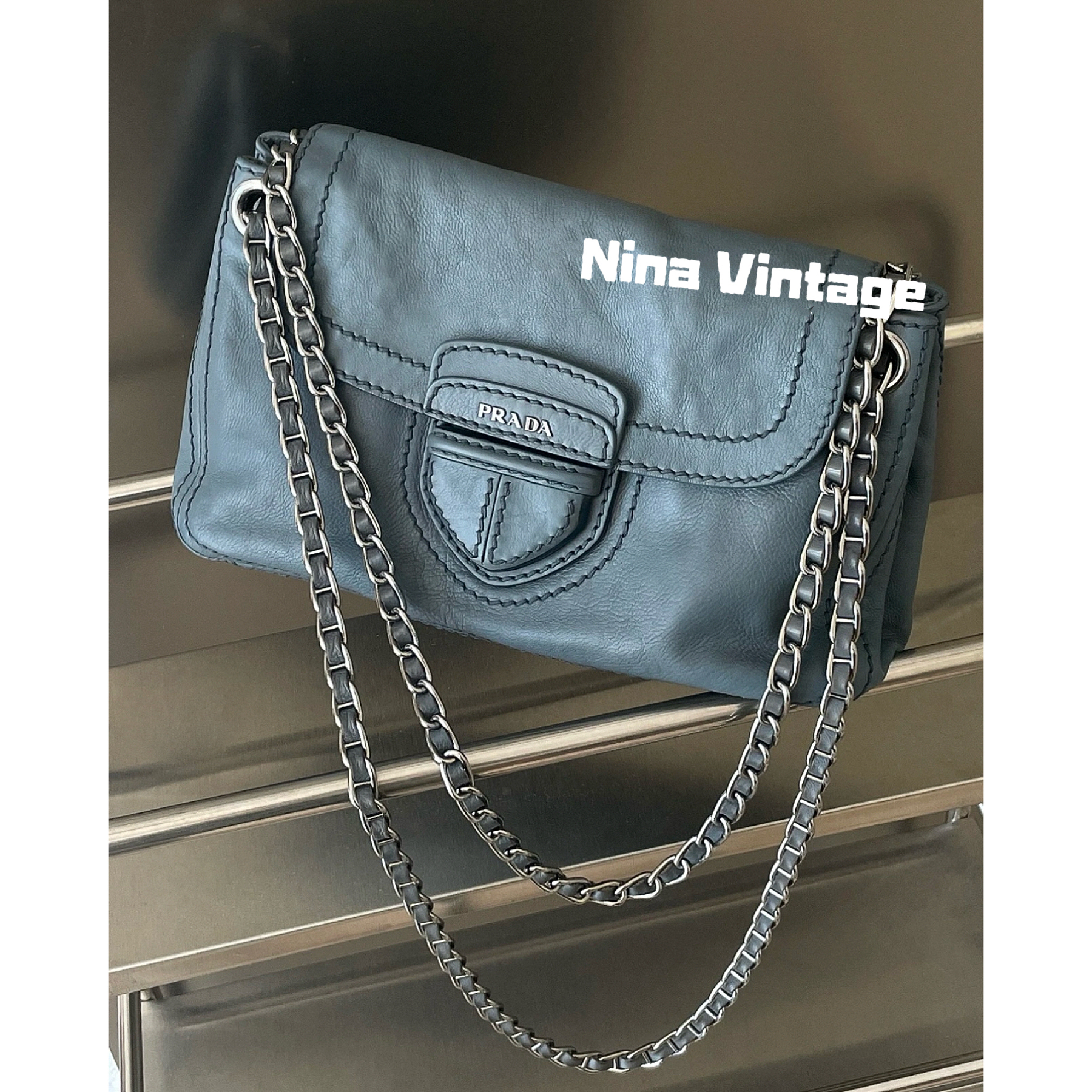 95新 Prada/普拉达 95新 / 牛仔蓝全皮盾牌链条单肩斜挎包