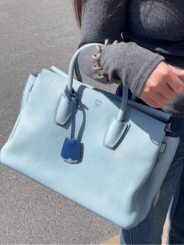 95新 MCM mcm蓝色鱼妃手提包包