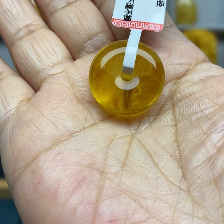 琥珀未镶嵌裸石吊坠