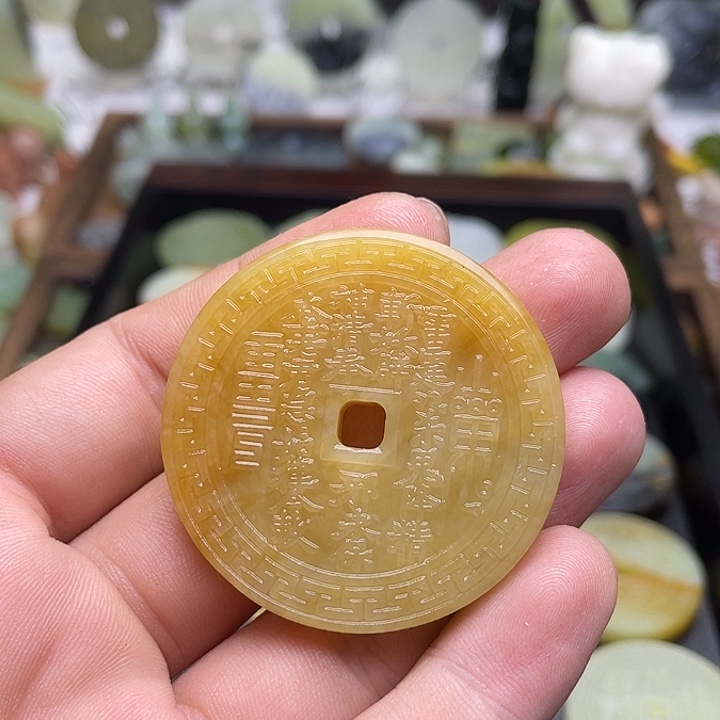 蛇纹石玉挂件合金陌***?