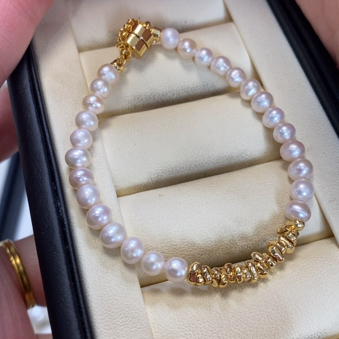 淡水珍珠手链合金