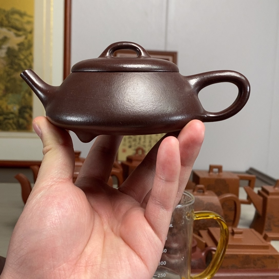 紫砂茶壶原矿泥料传统工艺制作