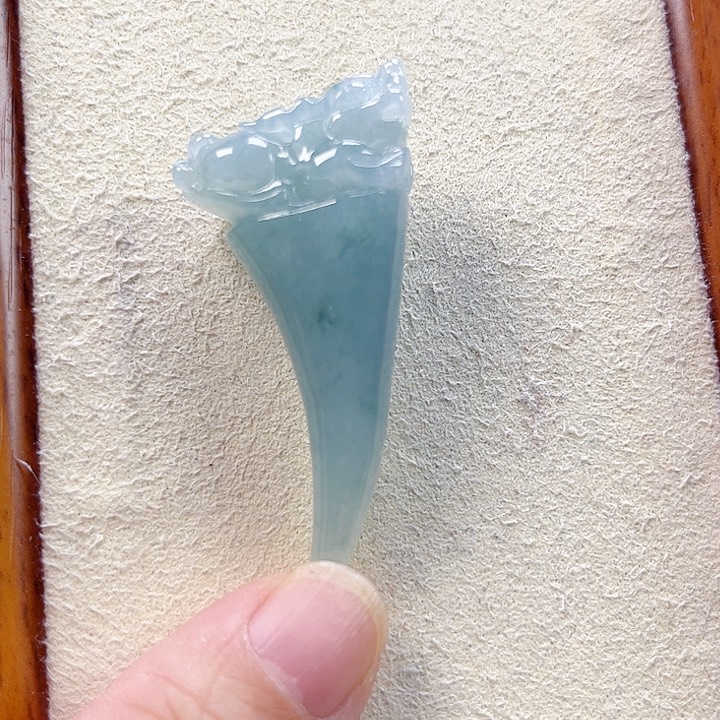 b***y翡翠未镶嵌颈饰孤品