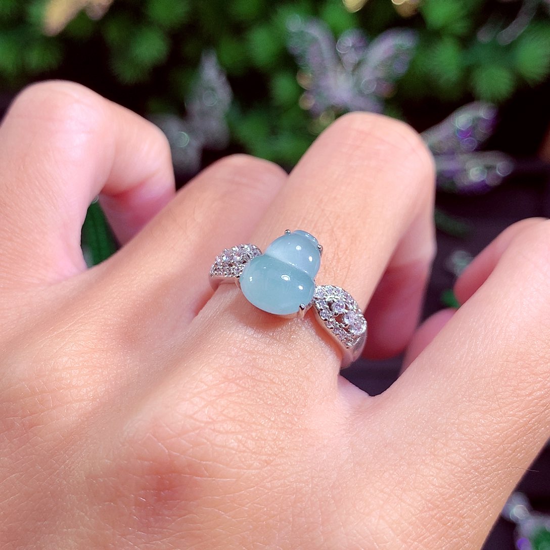 颈饰未镶嵌翡翠天然