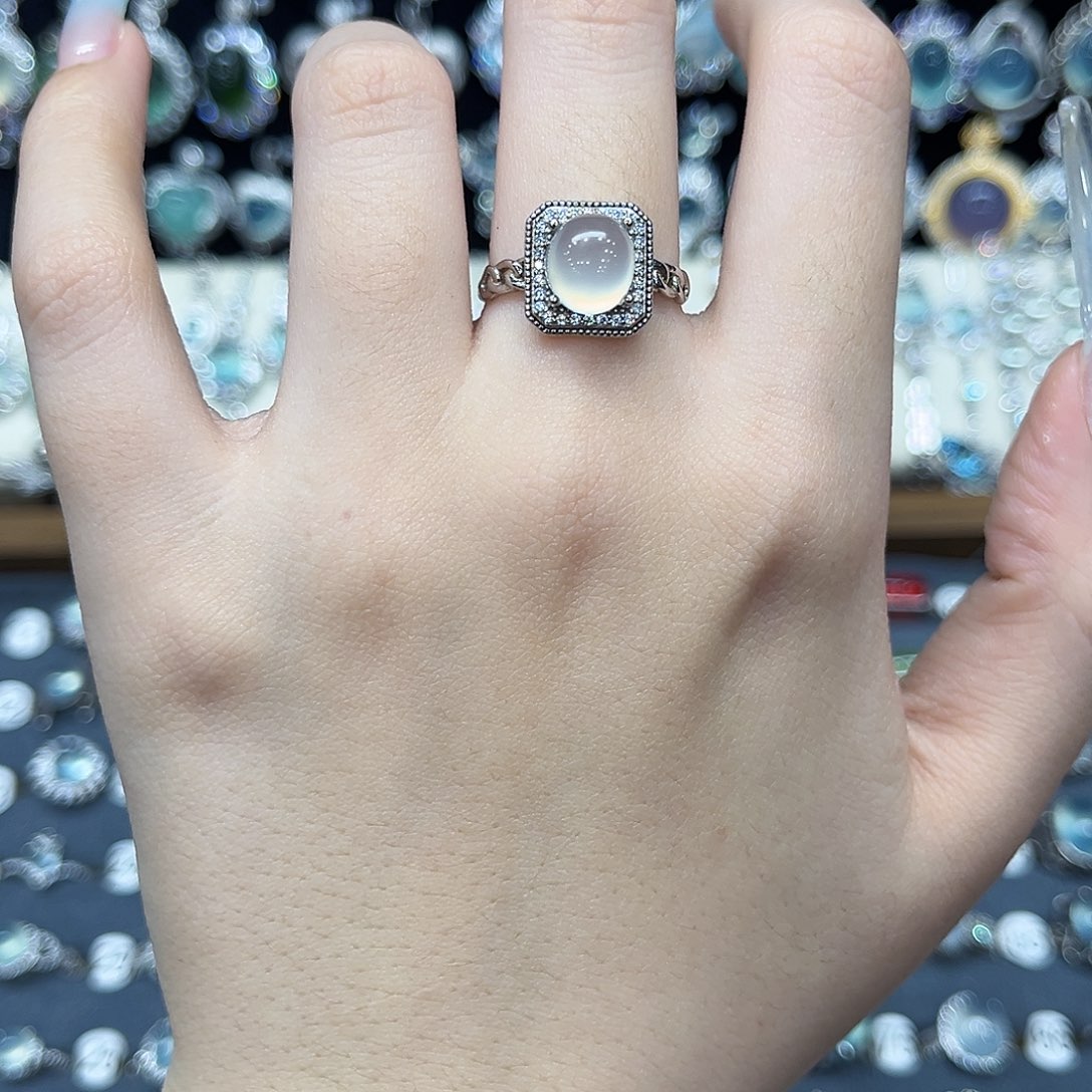 宁***姚岫玉银S925镶嵌戒指