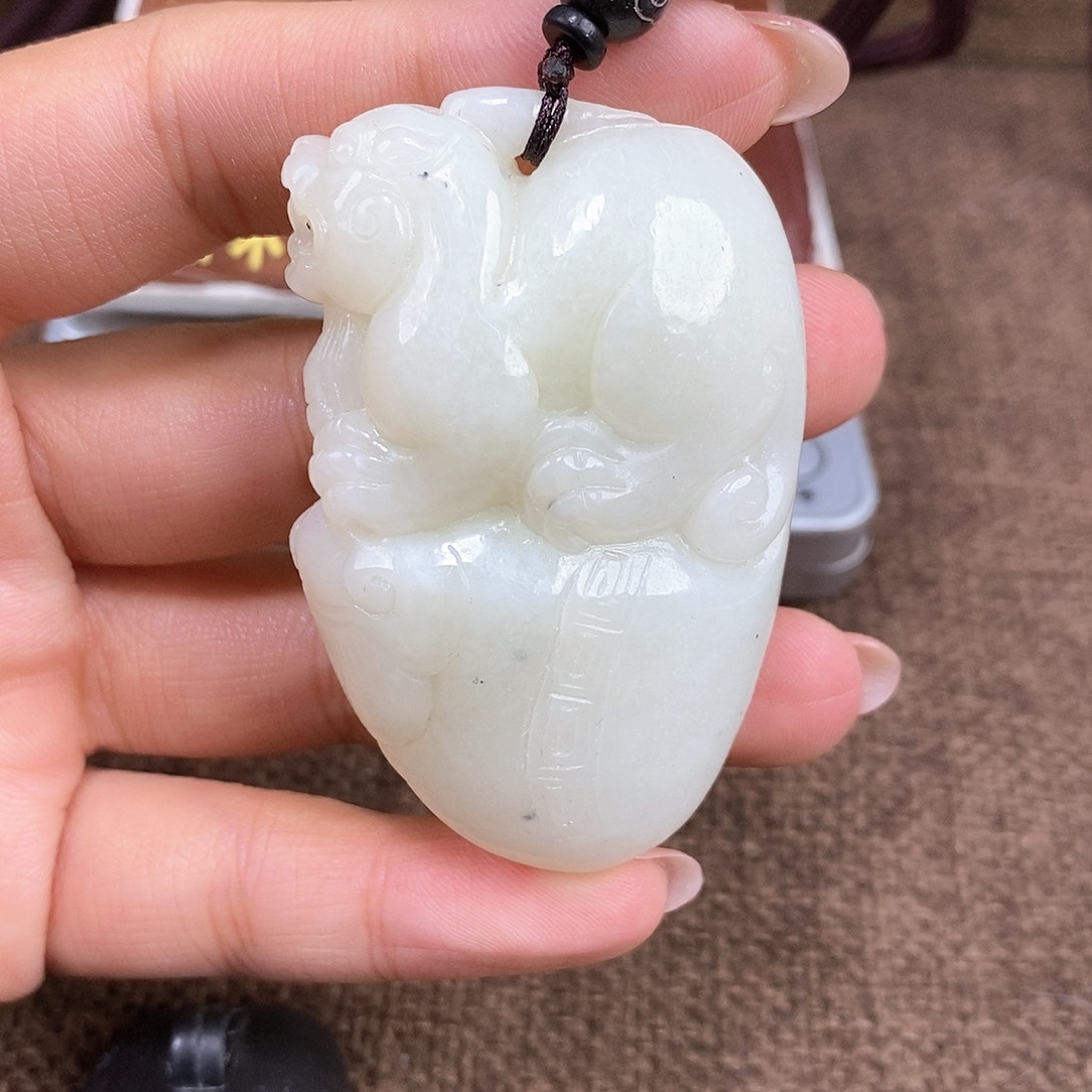 和田玉颈饰未镶嵌