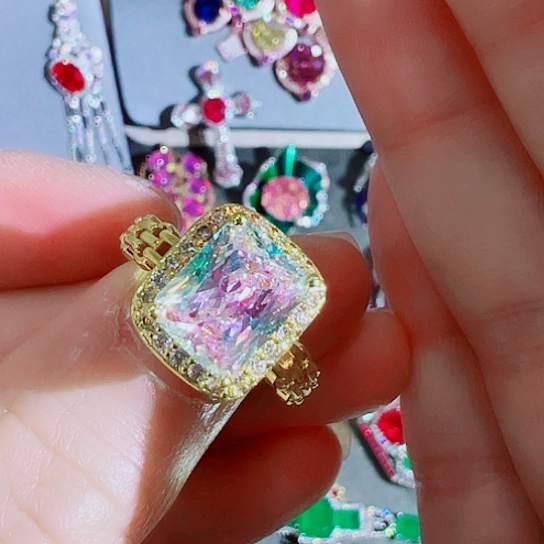 红宝石颈饰未镶嵌