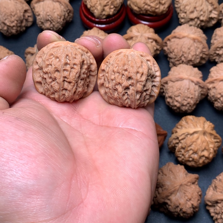 文玩核桃把件37血麒麟34