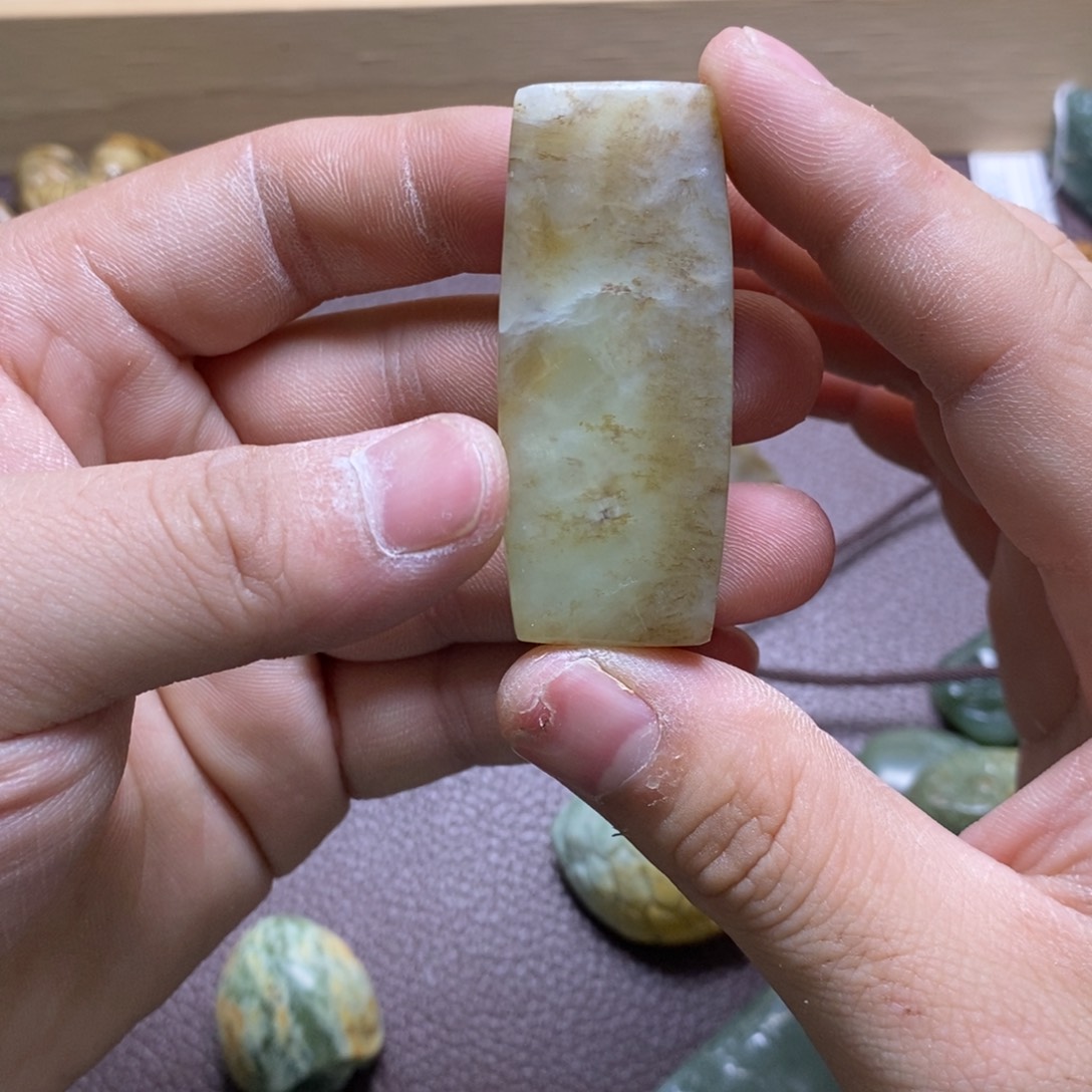 岫岩河磨玉（透闪石质玉）无未镶嵌