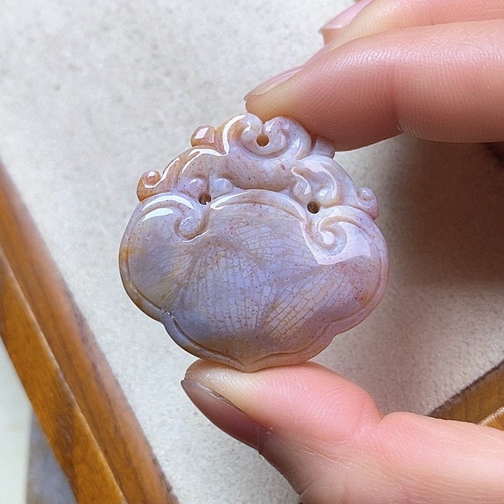 硅化玉颈饰未镶嵌