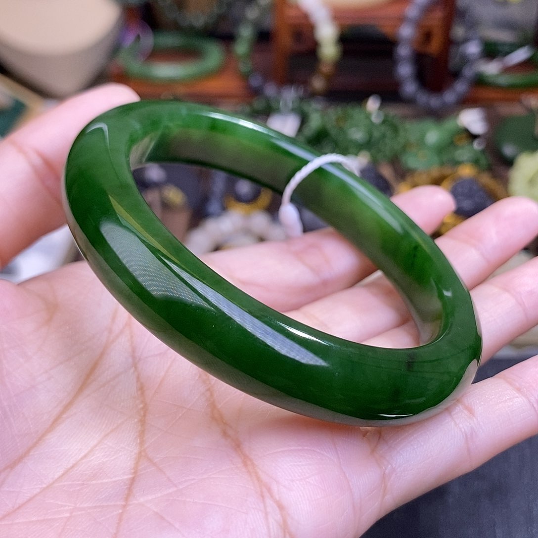 和田玉58.5 碧玉手镯老矿料未镶嵌