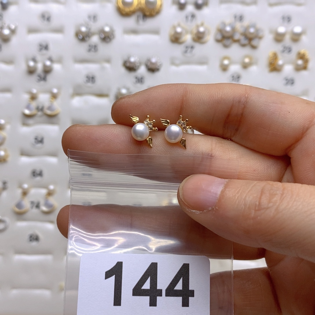 淡水珍珠颈饰银S925镶嵌144