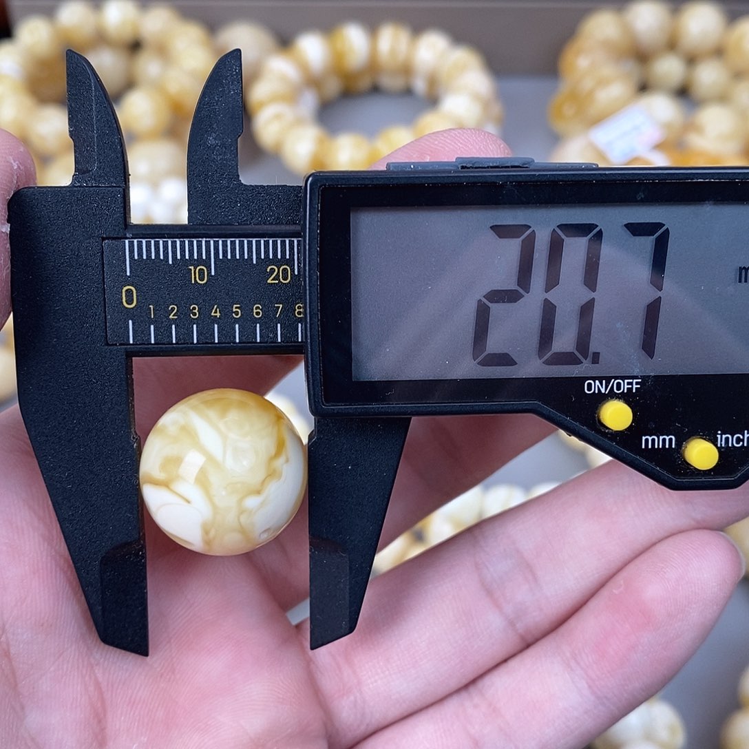 蜜蜡未镶嵌珠宝奇石