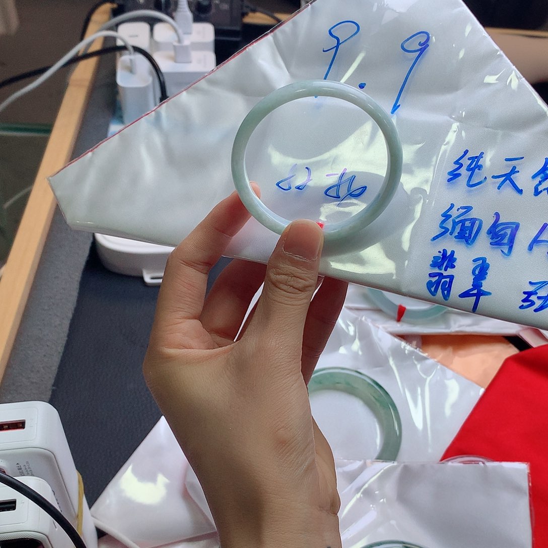 翡翠未镶嵌手镯翡翠