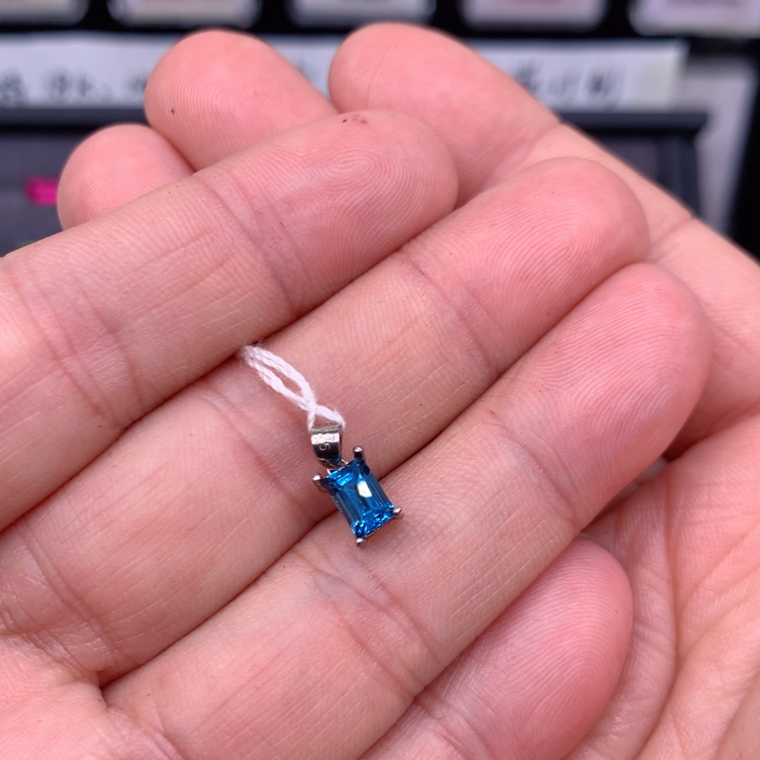 芜***□银S925镶嵌托帕石颈饰特价镶嵌不退换