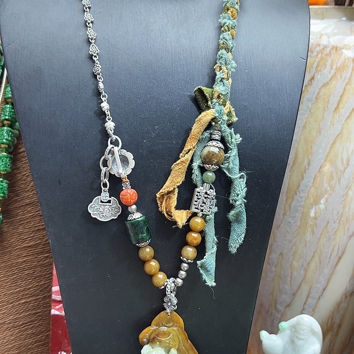 翡翠颈饰银S925镶嵌翡翠吊坠