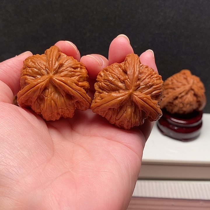 自***9文玩核桃吊坠白奔