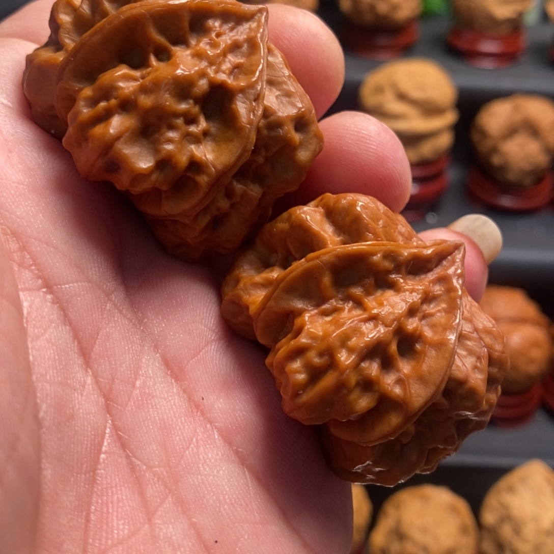 浮***鹤吊坠文玩核桃金尊龙脊44尺