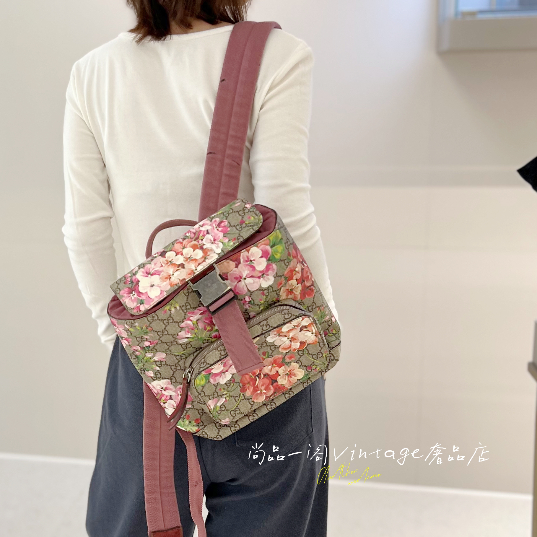 95新 GUCCI/古驰 尚品一阁/花卉粉色肩带双肩包 展