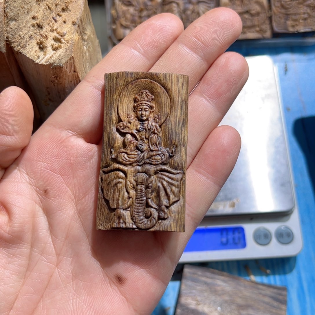 沉香吊坠白棋普贤8.5克