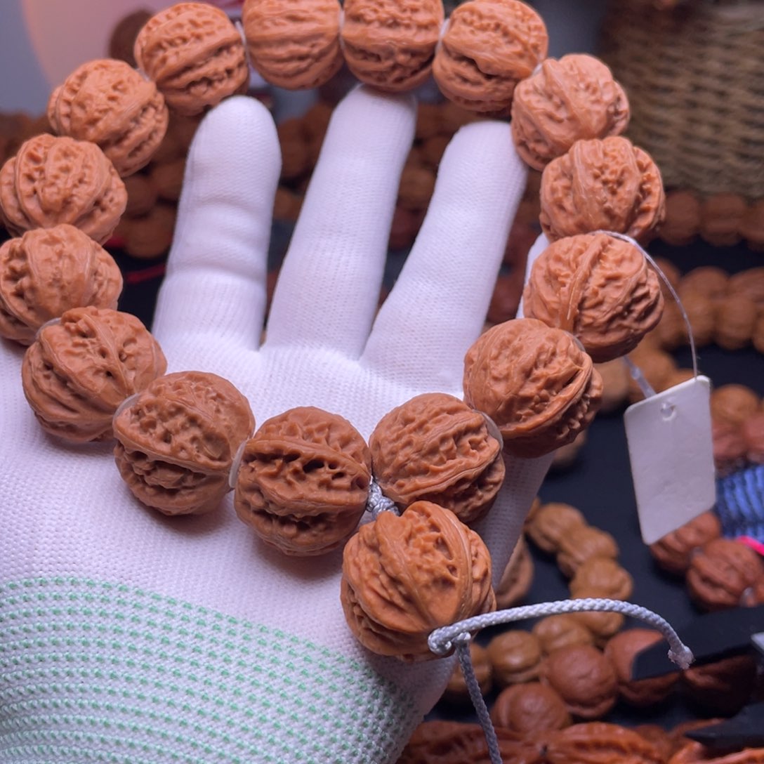 文玩核桃手串骂****?秋子