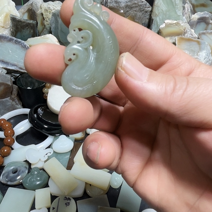 十***月和田玉（糖玉）未镶嵌把件