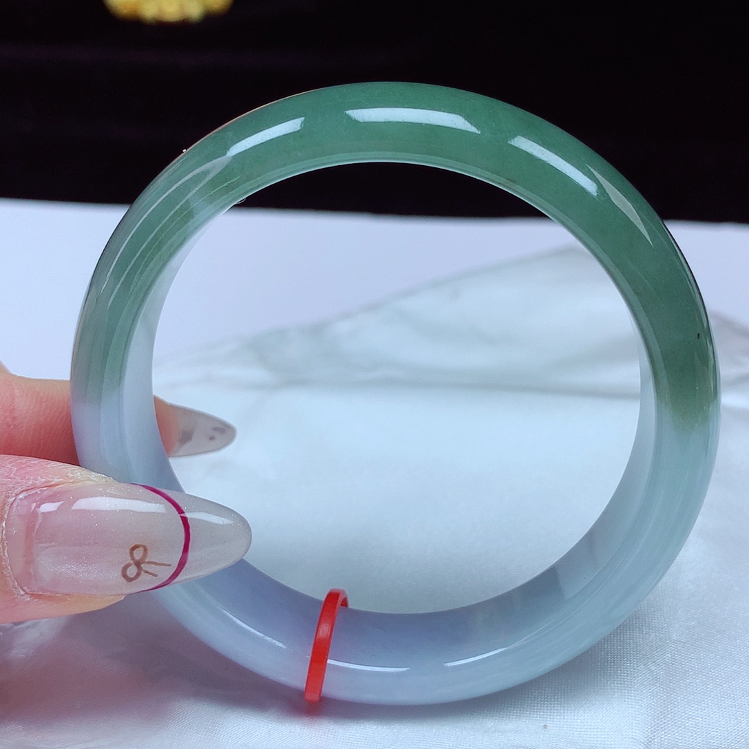 翡翠手镯未镶嵌56圈