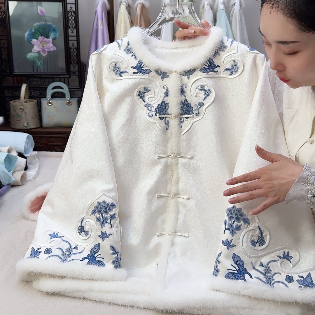 2上新苏绣棉服胸围108