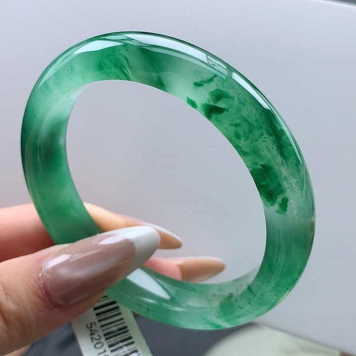 未镶嵌手镯石英质玉