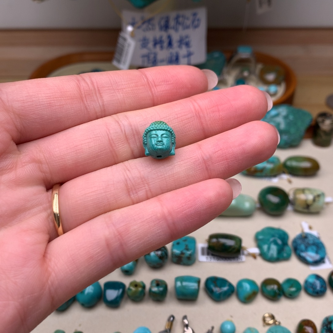 绿松石未镶嵌珠宝奇石