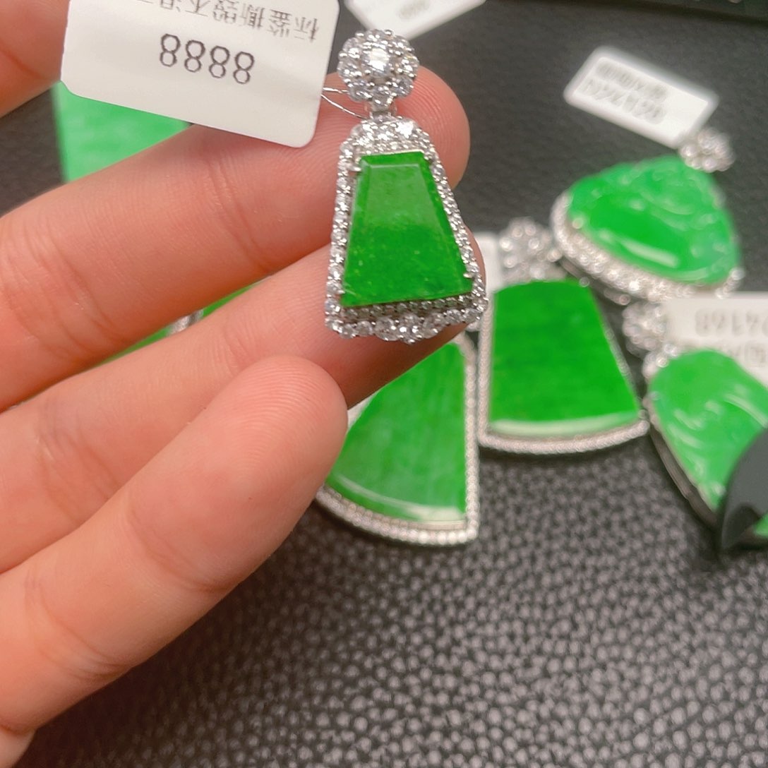 【闪购商品】翡翠吊坠(不含链)银S925镶嵌