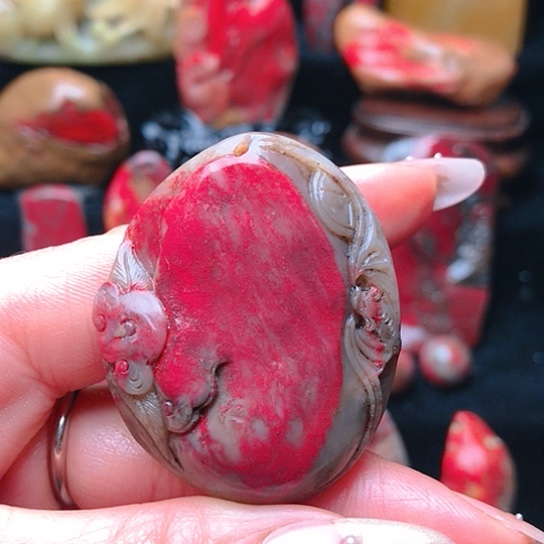 昌化鸡血石昌化鸡血石精品挂件