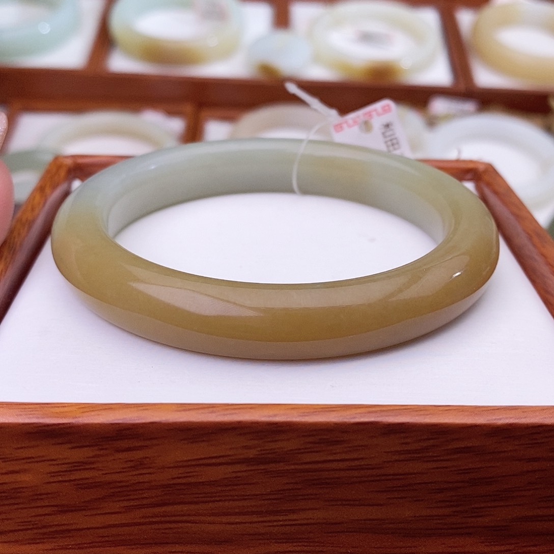 和田玉手镯未镶嵌59